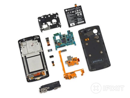 Google Nexus 5 : à peine sorti, déjà démonté
