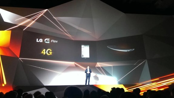 LG G Flex : Orange confirme son exclusivité et une sortie pour février 2014
