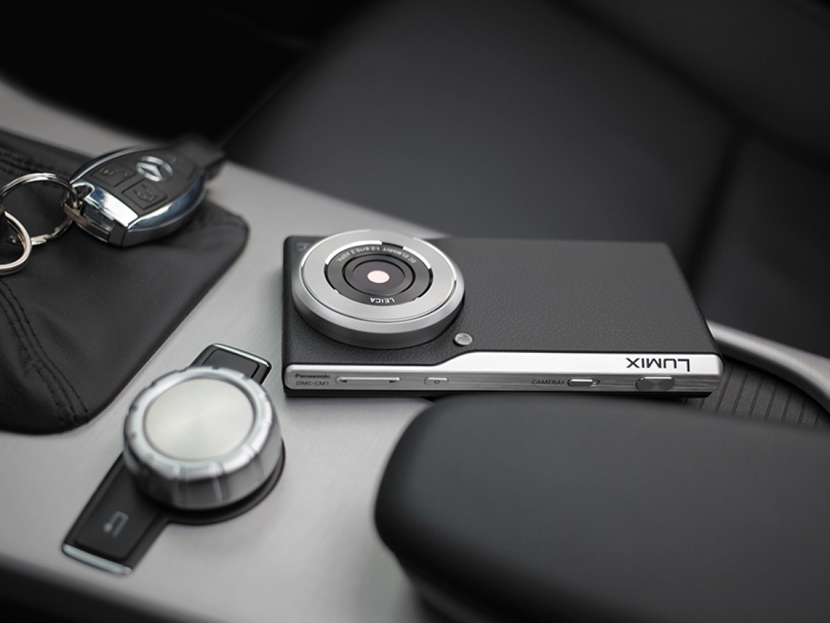 Panasonic revient dans la téléphonie avec le Lumix DMC-CM1, un photophone haut de gamme sous KitKat
