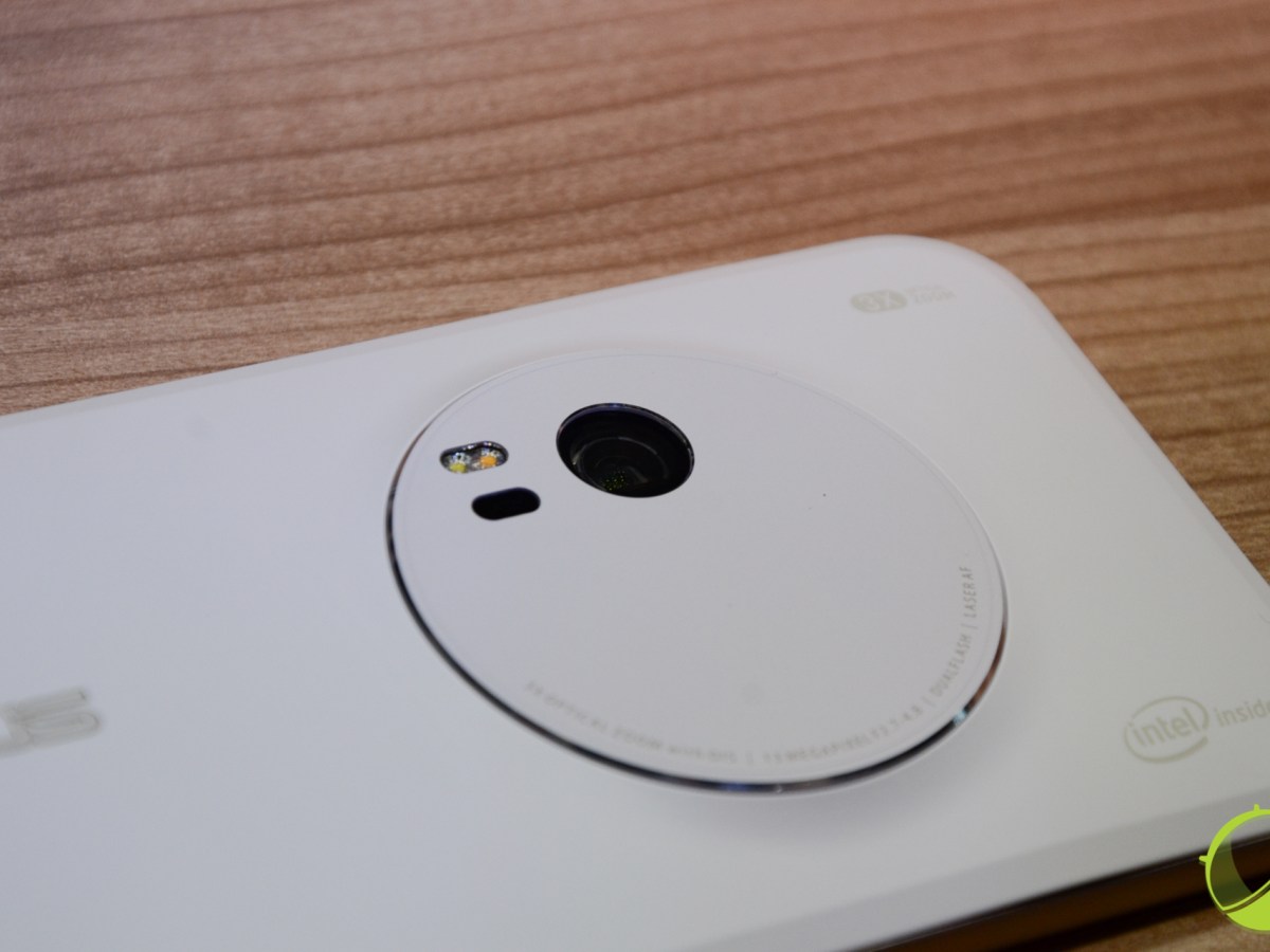 Asus Zenfone Zoom : une disponibilité en France plus d'un an après sa présentation