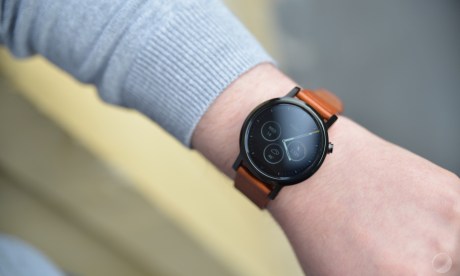 Moto 360 (2ème génération), aperçu d'un modèle masculin
