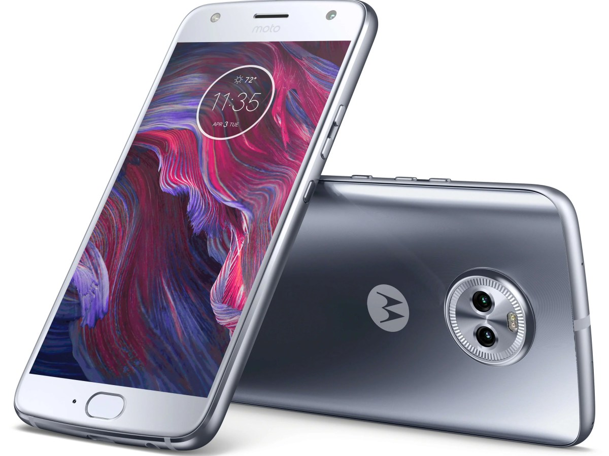 Unboxing du Motorola Moto X4, un milieu de gamme équilibré