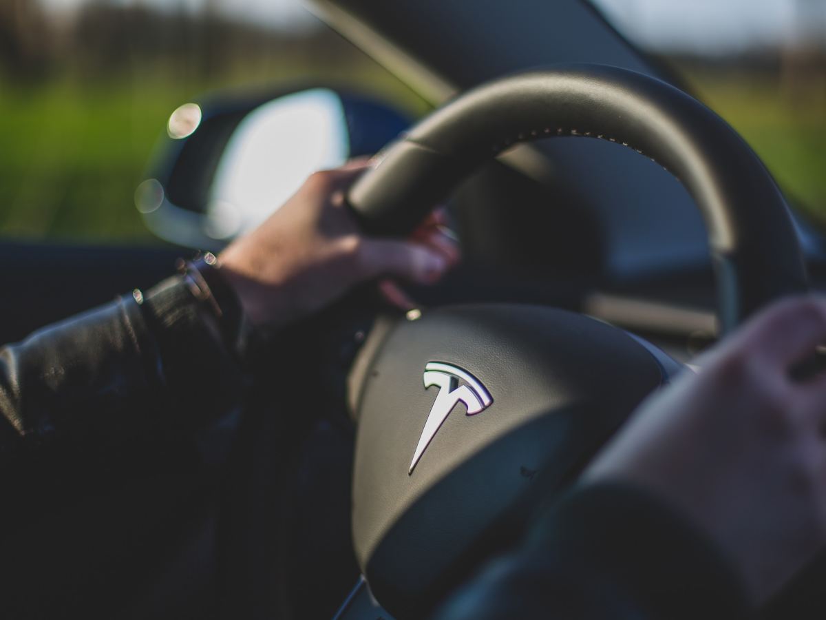 Contre toute attente, Tesla affiche d'excellents résultats et avance la production de la Model Y