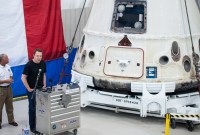 SpaceX fait léviter un Dragon 2 au-dessus du sol