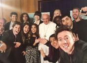 Le Pape François réunit 11 Youtubers