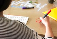 Exit les Post-it : avec WriteyDesk, écrivez directement sur votre bureau