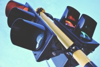 Une ville anglaise investit dans l'IA pour gérer ses feux de circulation et réduire...