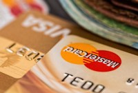 Coronavirus : vers une hausse du plafond du paiement sans contact pour réduire les...