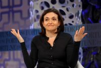 La numéro 2 de Facebook s’énerve : les entreprises n’embauchent pas plus de femmes...