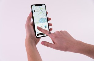 Uber emploie toujours majoritairement des hommes blancs