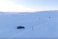 Cette vidéo officielle d’une Model 3 sur la neige va vous hypnotiser