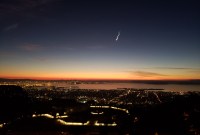 D'où vient la mystérieuse traînée de lumière qui fascine tout San Francisco ?