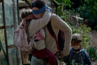 Netflix a vraiment dû demander aux gens de ne pas marcher les yeux bandés...