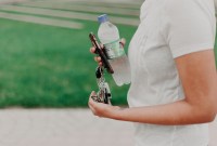 Est-il dangereux de réutiliser plusieurs fois la même bouteille d'eau en plastique ?