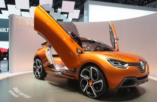 Un drone avec un projecteur suffit pour berner un capteur d'une voiture