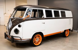 Pourquoi Volkswagen s'amuse à convertir son bus culte des années 60 en concept rétro...