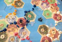 Voici Ludum, la box qui vient dépoussiérer votre armoire de jeux de société