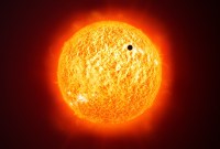 Le Soleil pourrait-il se transformer en trou noir ?