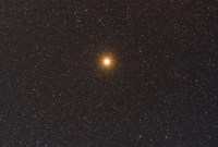 Ne loupez pas le beau duo rouge et bleu entre Mars et l'étoile Spica...