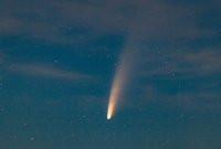 À quoi ressemble la Terre vue de la comète NEOWISE ?