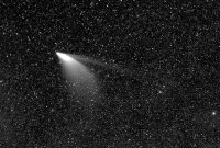 Cette photo de la comète NEOWISE prise depuis l'espace en révèle plus sur ses...