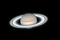 Hubble a immortalisé l'hémisphère nord de Saturne pendant l'été
