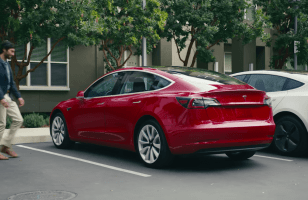 Navigate on Autopilot : ce que disent les premiers tests sur la conduite presque...