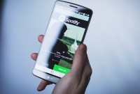 Spotify à son tour poursuivi pour discriminations sexistes