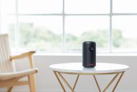 Ce mini projecteur d'Anker à bas prix pendant les soldes est idéal pour vos...