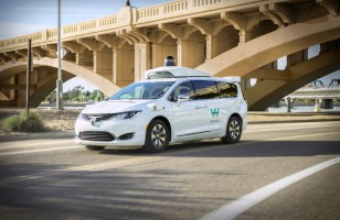 Google lance Waymo One, son service de taxis autonomes