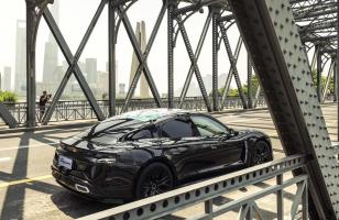 Avant l'annonce, Porsche emmène sa Taycan électrique sur les circuits