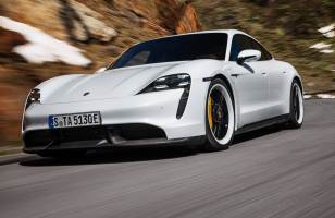 La Porsche Taycan sous tous les angles : voici les images de la voiture...