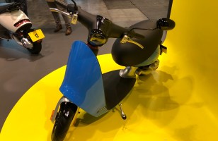 Qui est Bo, le nouveau scooter électrique minuscule et très mignon présenté à Milan...