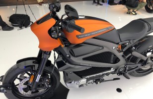 LiveWire : on a vu la première moto électrique de Harley-Davidson sous toutes ses...
