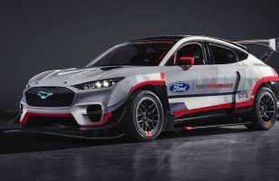 Ce prototype de SUV Ford 100 % électrique a plus de moteurs que de...