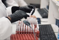 Tests PCR du coronavirus : entrez dans les coulisses de l'analyse des échantillons