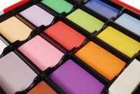 Pantone : la version « jeu de société » des cartes de couleur est-elle...