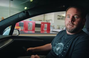 Le Tesla Glass rend l’habitacle de ces voitures électriques plus silencieux