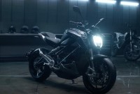 Le leader Zero Motorcycles redonne un coup de jeune à sa moto électrique Zero...