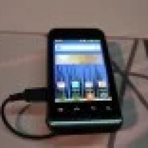 CES 2012 : Prise en main du Motorola Defy Mini