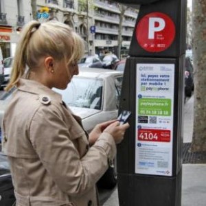 À Paris, Vinci et PayByPhone proposeront le paiement mobile du stationnement automobile