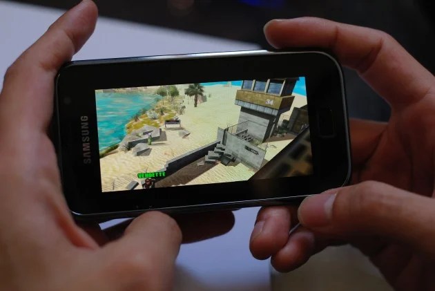 (exclu) Modern Combat : Sandstorm de Gameloft sur un Samsung Galaxy S