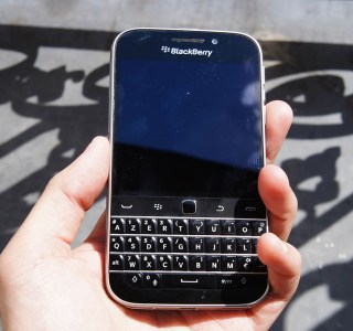 Blackberry Classic Prix Fiche Technique Test Et Actualite Smartphones Frandroid