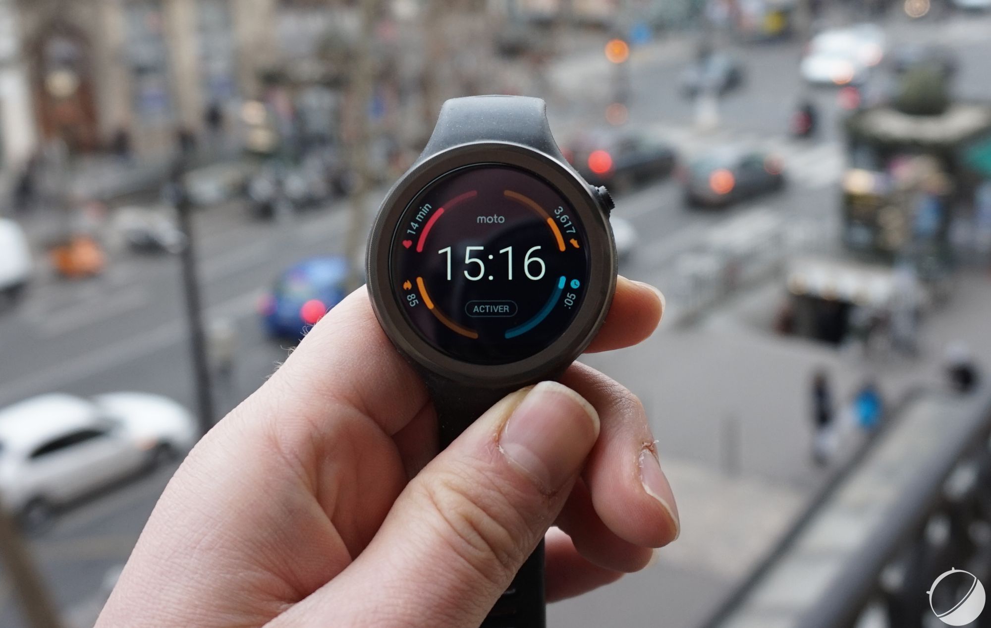 moto 360 sport orange