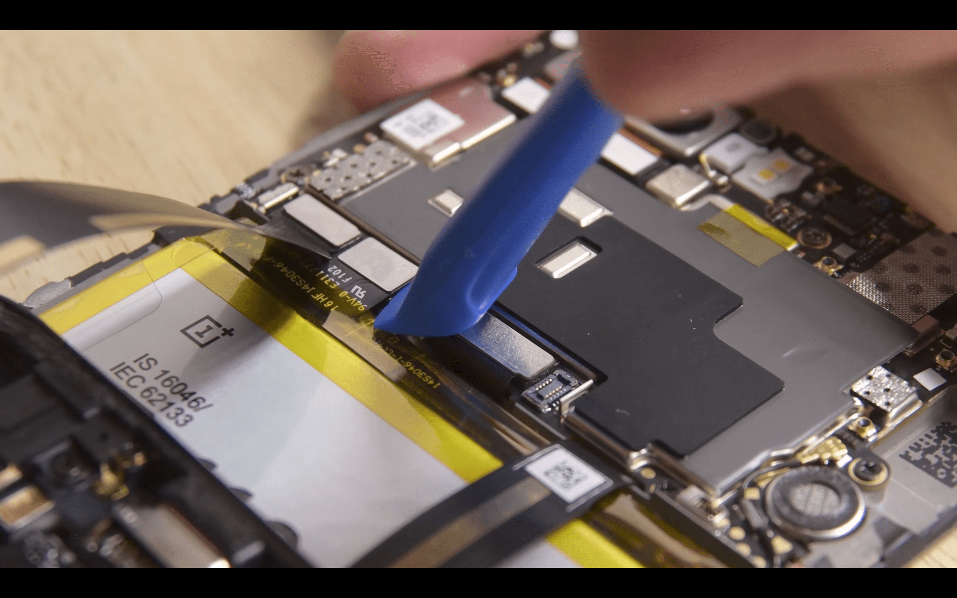 OnePlus 5 : l’écran et la batterie sont simples à changer