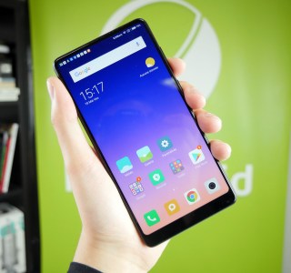 Épinglé par l’ANFR, Xiaomi propose une mise à jour corrigeant le DAS trop élevé de deux smartphones