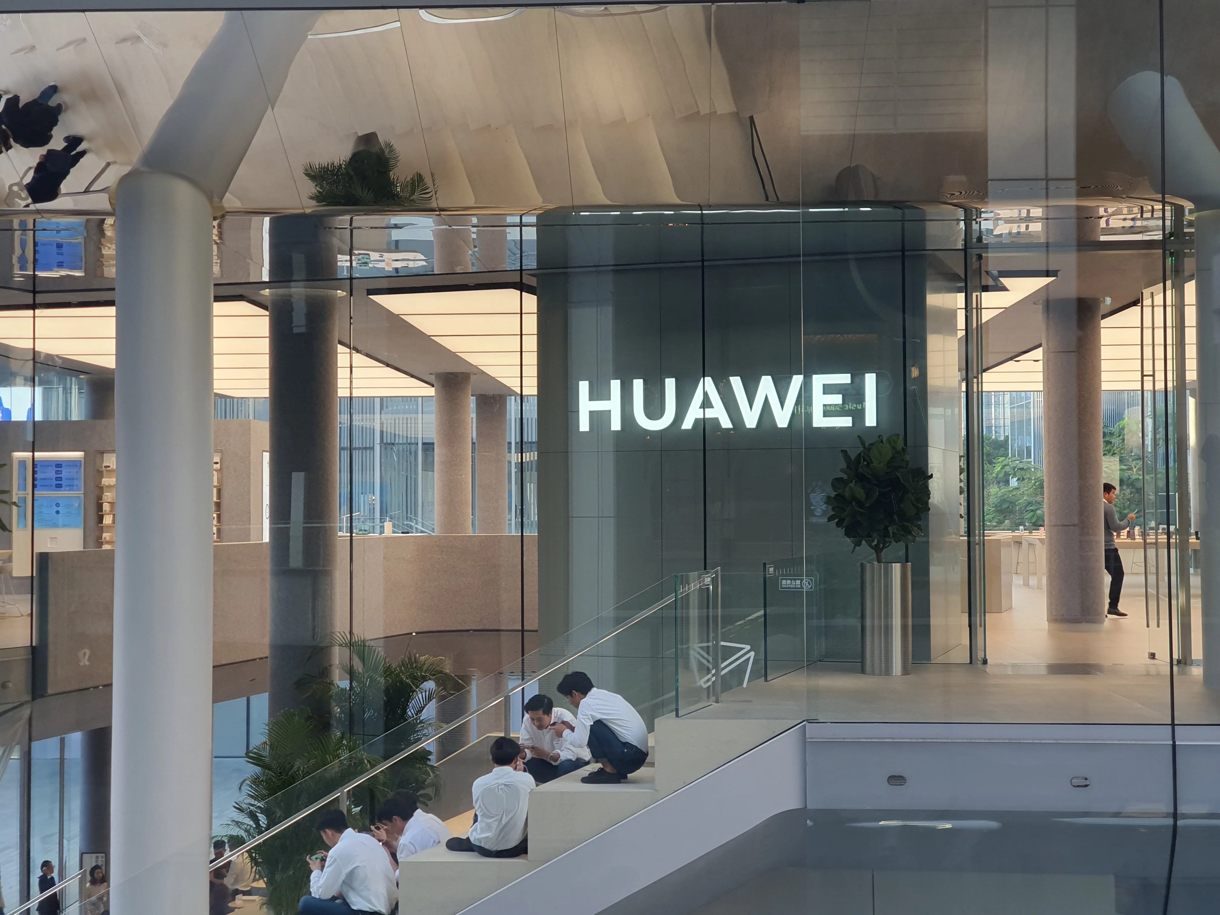 « Notre objectif est de survivre » : Huawei est à la fois alarmiste et plein d’espoir