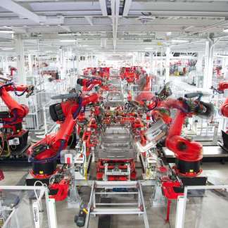 Tesla Gigafactory de Chine : pour rouvrir, les employés doivent venir y vivre
