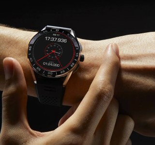Tag Heuer : une montre connectée à un tarif exorbitant pour faire face à l’Apple Watch