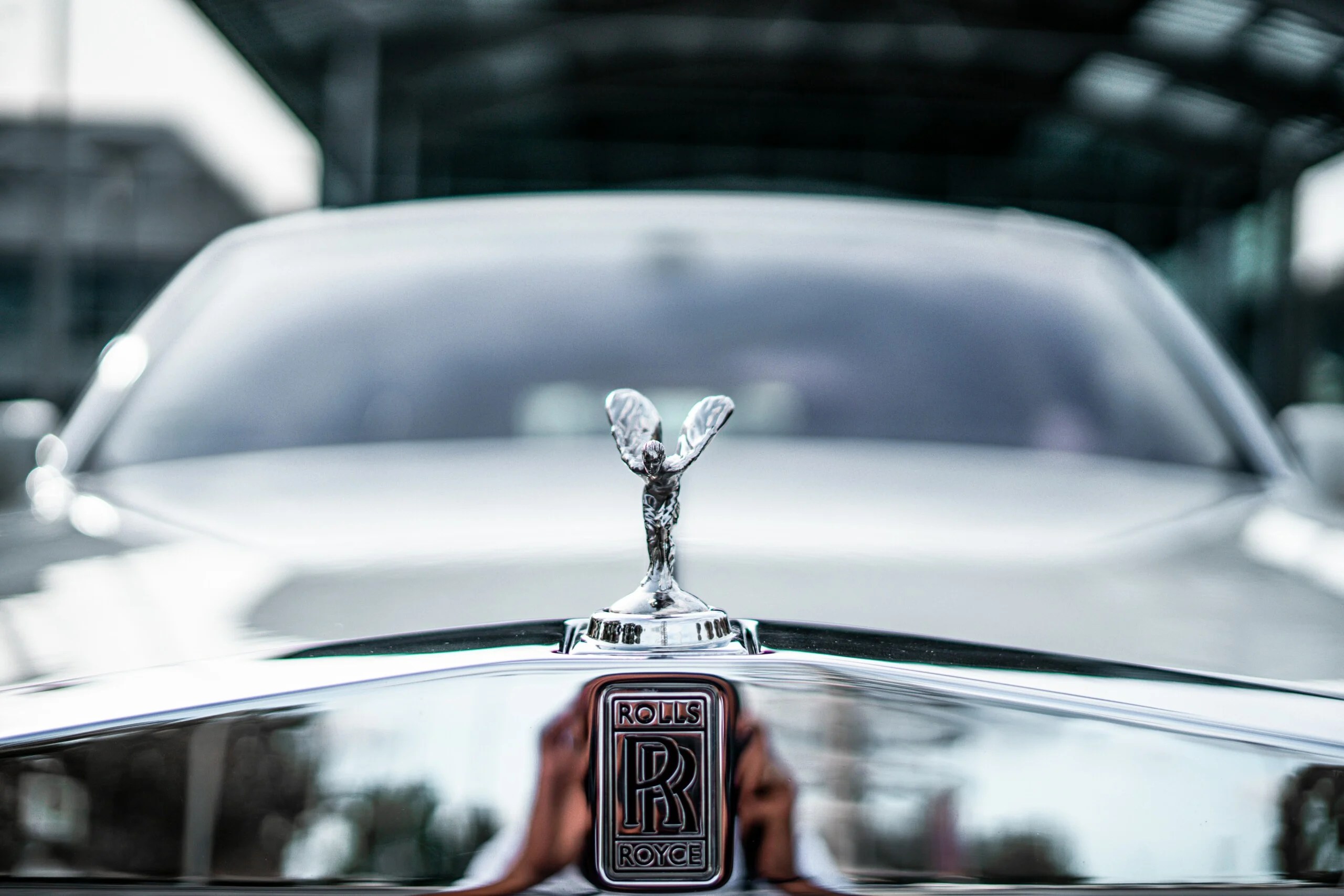Rolls-Royce fonce vers l’électrique avec un premier modèle nommé Silent Shadow